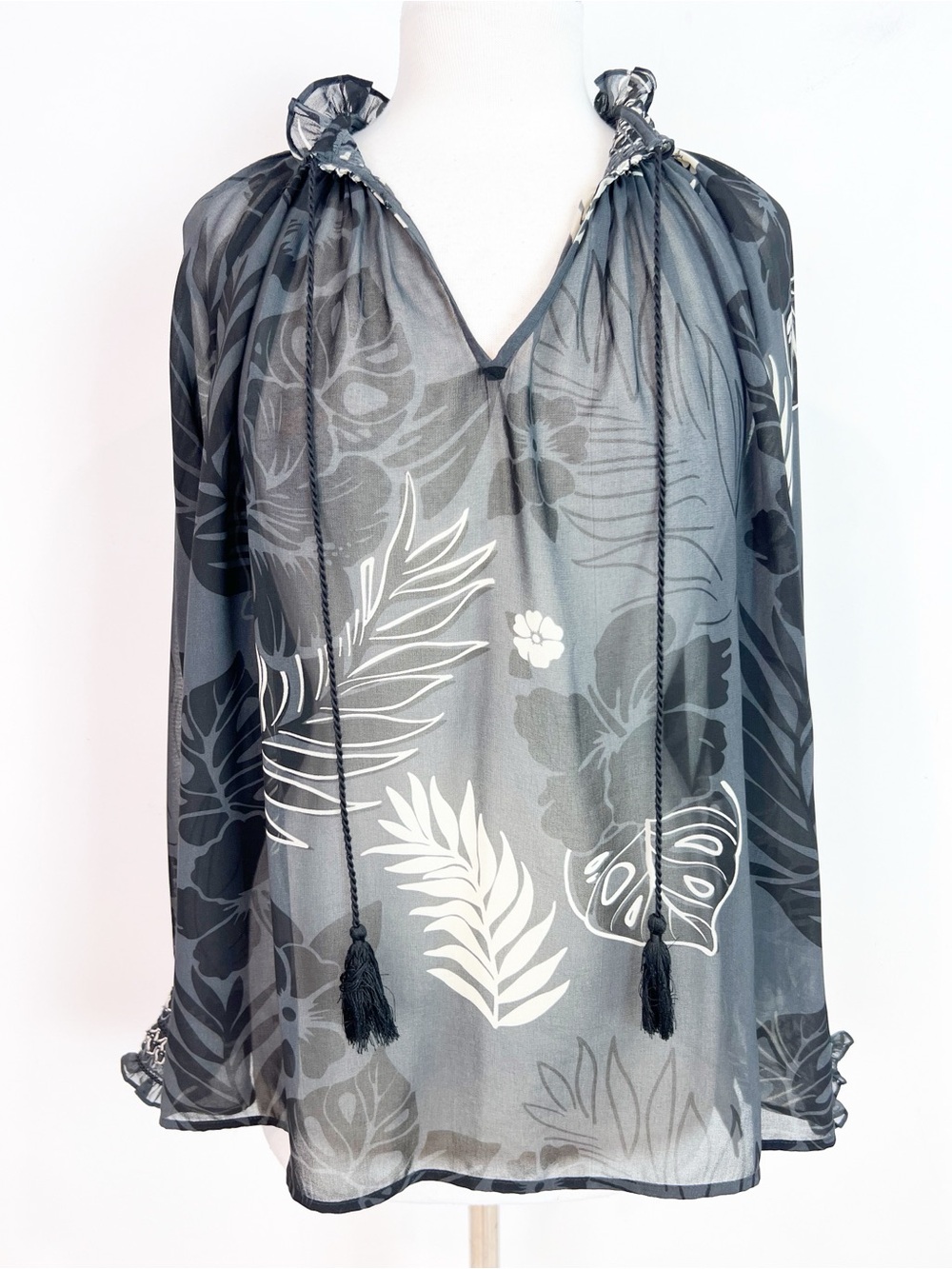 CABI ALOHA BLOUSE BLACK LEAF PATTERN LONG SLEEVE SMOCKED CUFFS SEMI SHEER MEDIUM